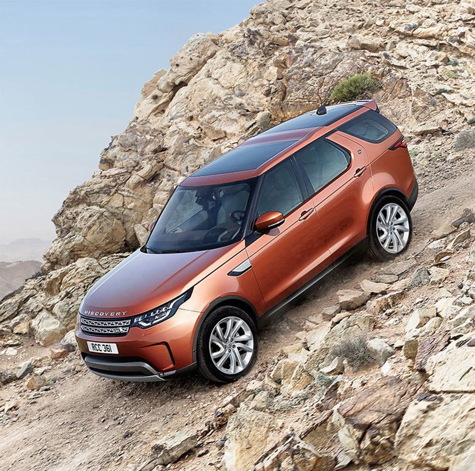 2018 Land Rover Discovery Ready to Take 7-Passengers Off-Road