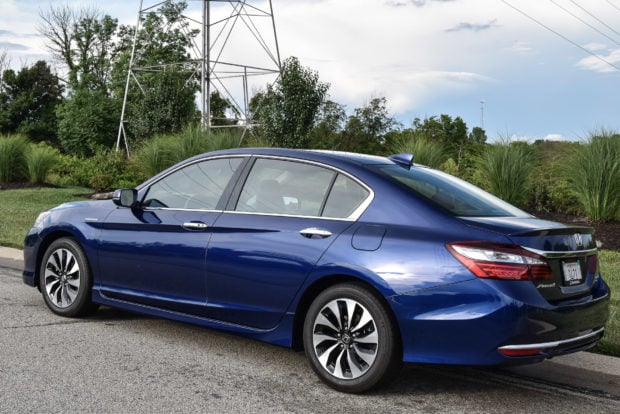 2017_honda_accord_hybrid_2