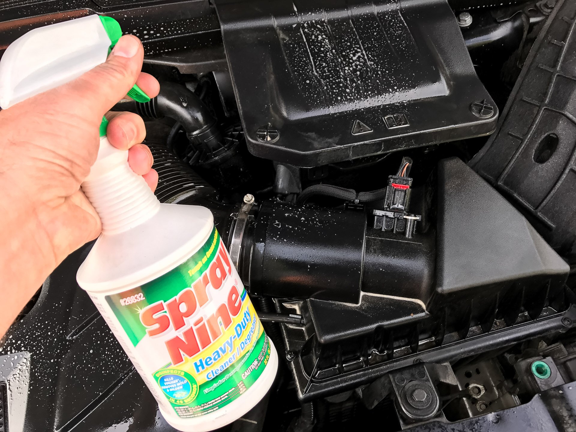 Spray Nine Tackles Tough Engine Grime