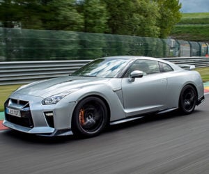 2017 Nissan GT-R Buyers Get a Free Track Day