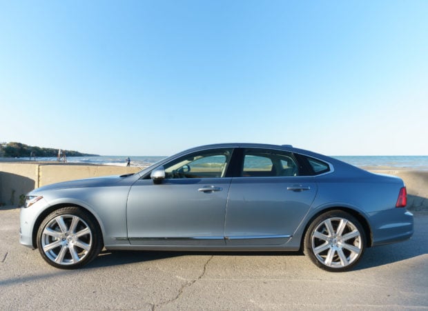 2017_volvo_s90_95o_2