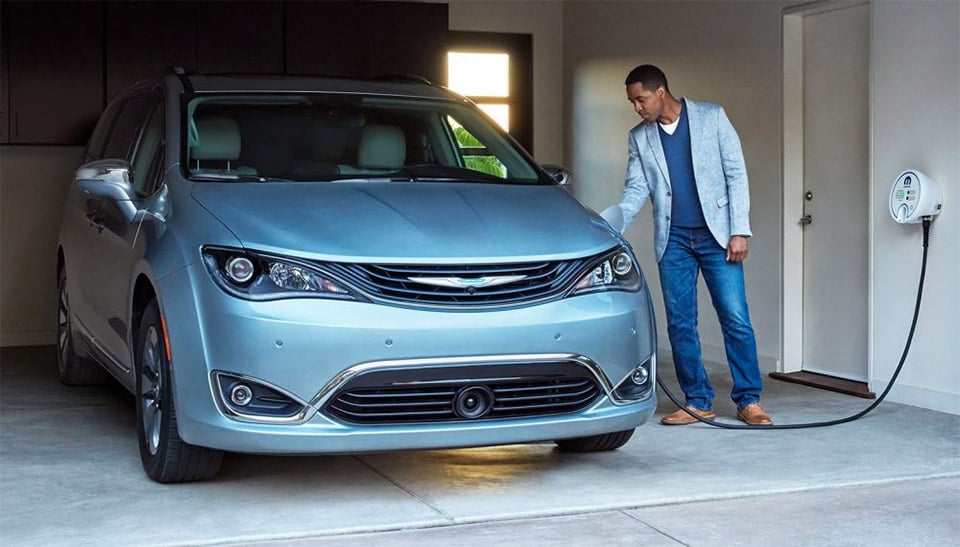 Chrysler Pacifica EV to Debut at CES 2017