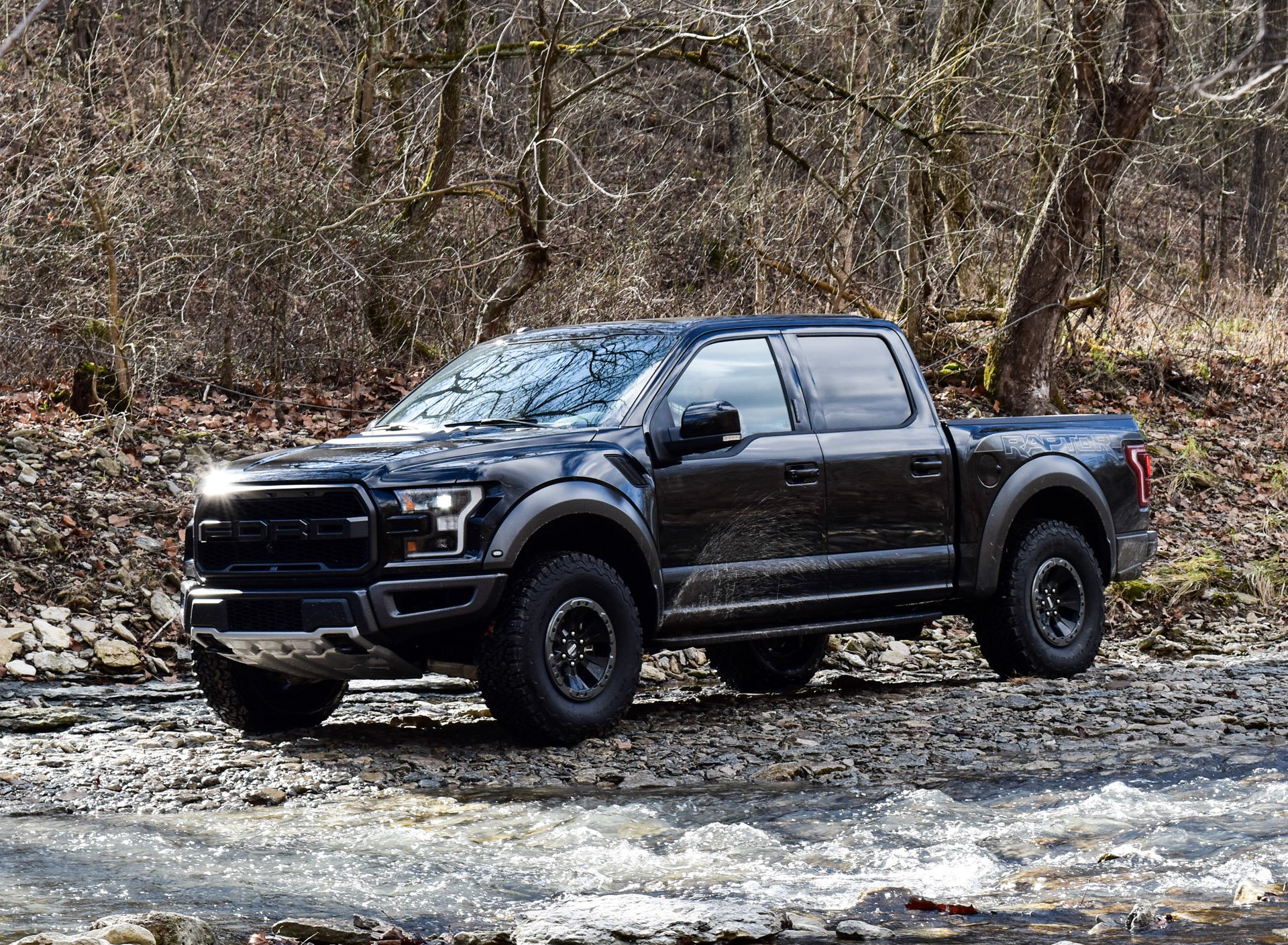 2017_ford_raptor_95o_1