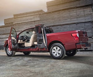 Nissan TITAN King Cab Seats up to Six in a Pinch