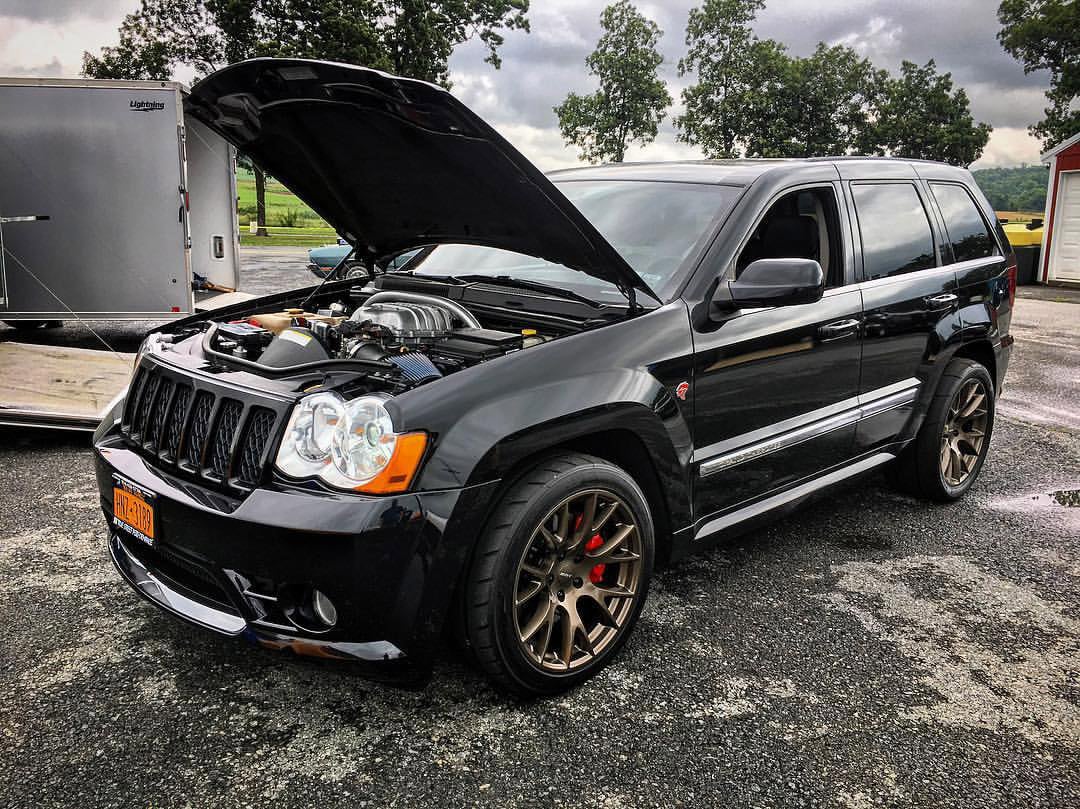 This Hellcat Jeep Grand Cherokee Lives Life 1/4 Mile at a Time