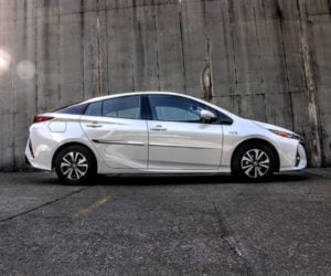 2017 Toyota Prius Prime Review: Space Station Smartypants