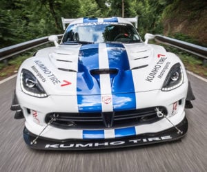 Dodge Viper ACR Dominates the Green Hell