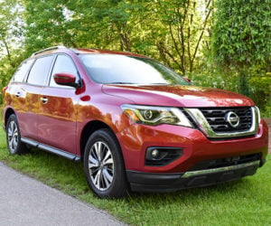 2017 Nissan Pathfinder SV Review: Stout and Proud