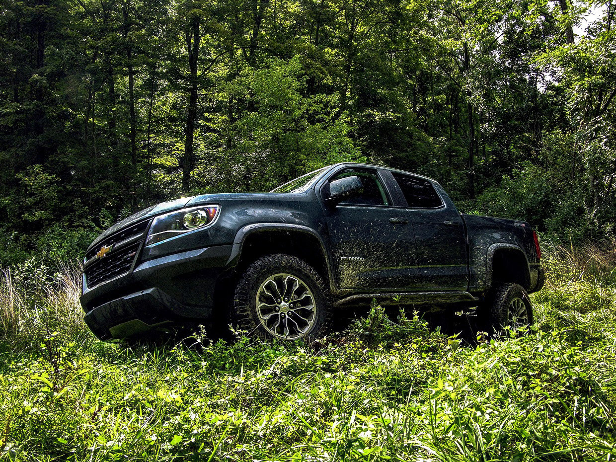 2017 Chevy Colorado ZR2 Review: Impulsive Pickup Truck Tracks