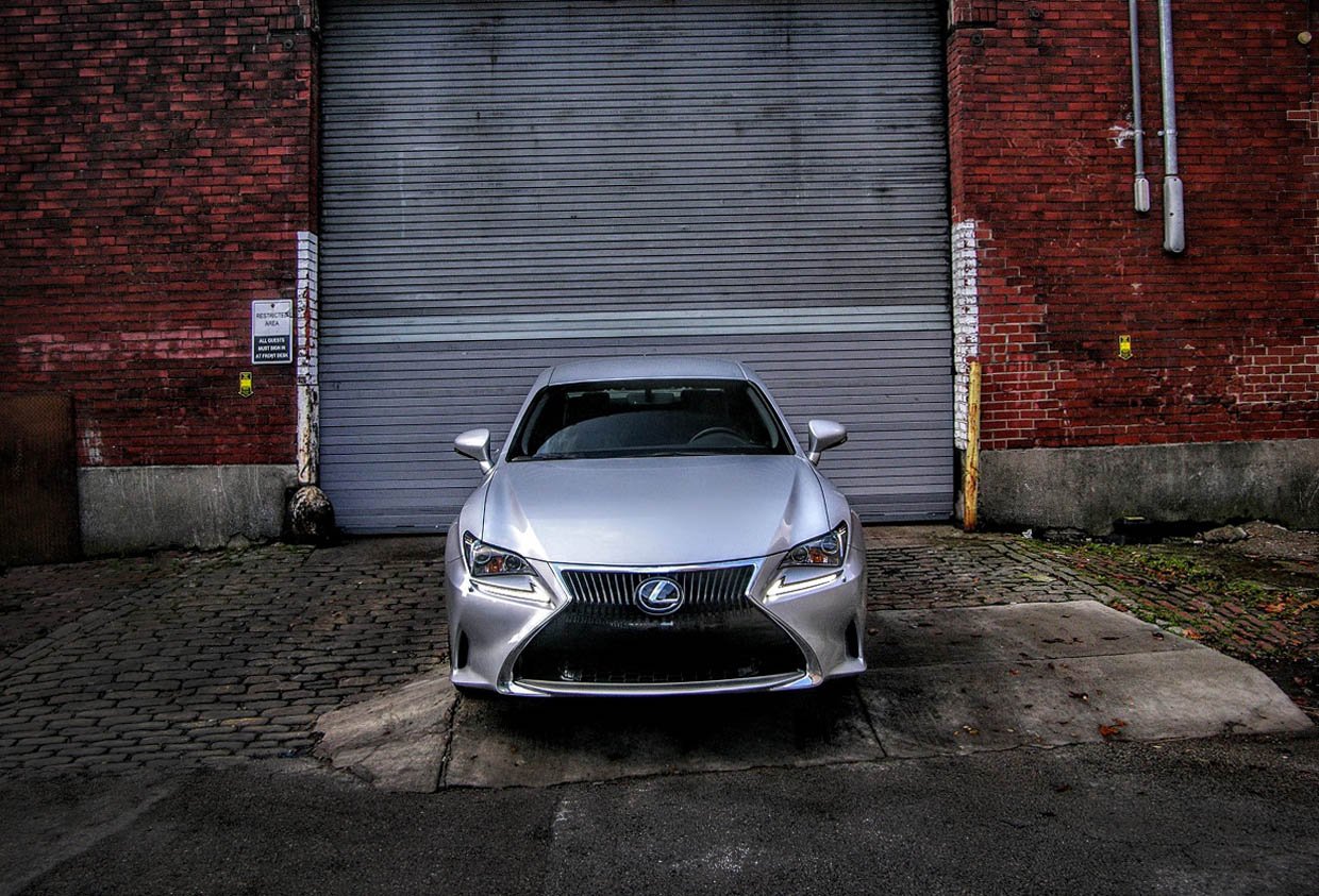 2017 Lexus RC200t Review: A Corner-cutting Luxury Coupe