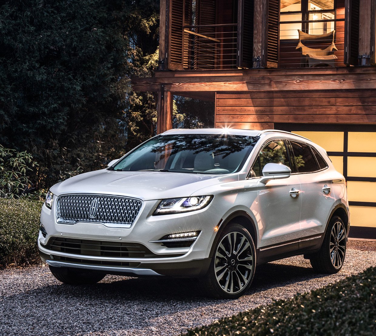 2019 Lincoln MKC Gets Refined New Looks