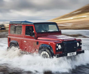 Land Rover Defender Works V8 Celebrates 70 Years with 400 Horses