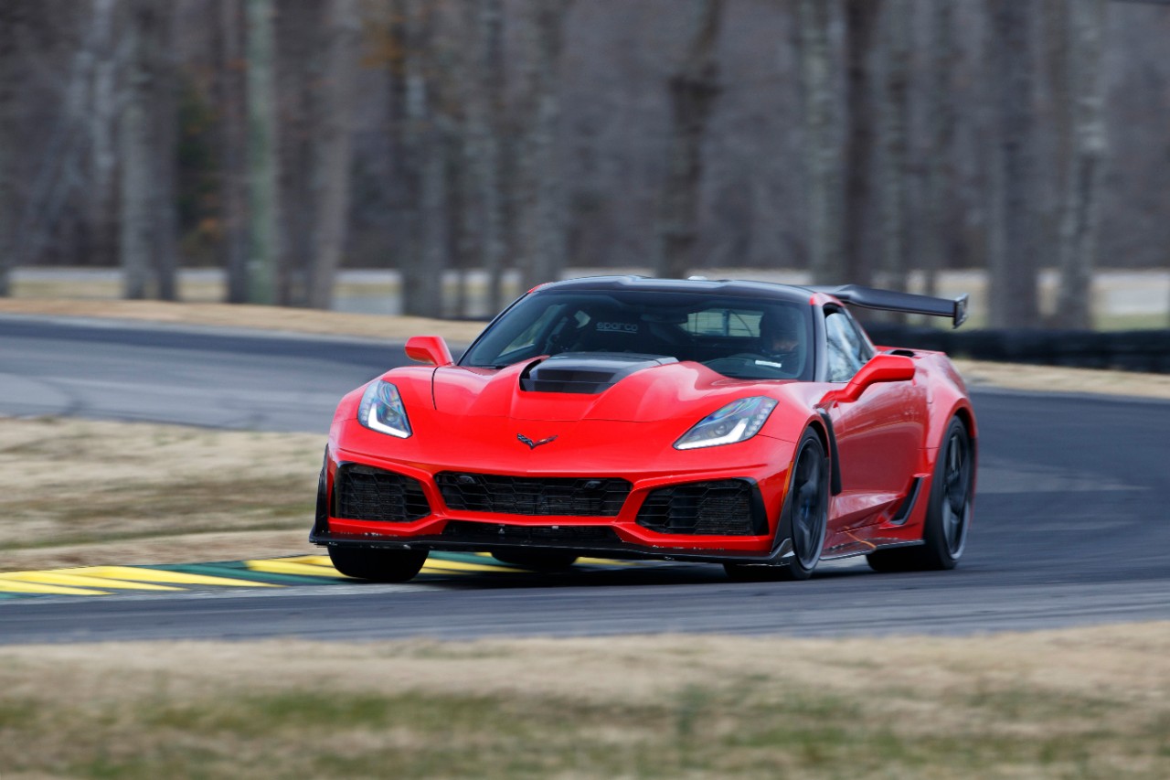 2019 Corvette ZR1 Takes VIR Production Car Lap Record
