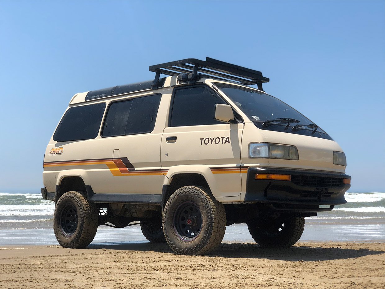 toyota_liteace_wagon_megaace_4.jpg