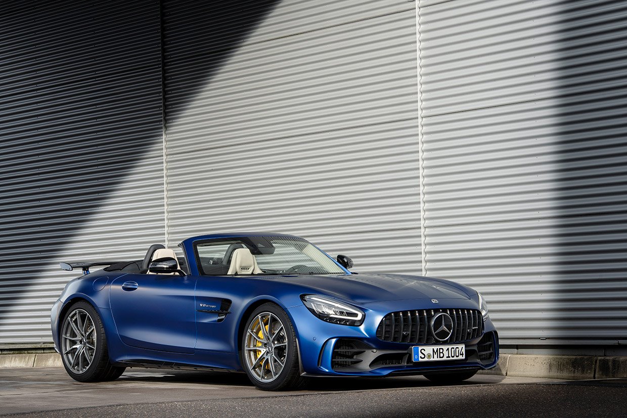 Mercedes AMG GT R Roadster Whips the Hair with 577hp