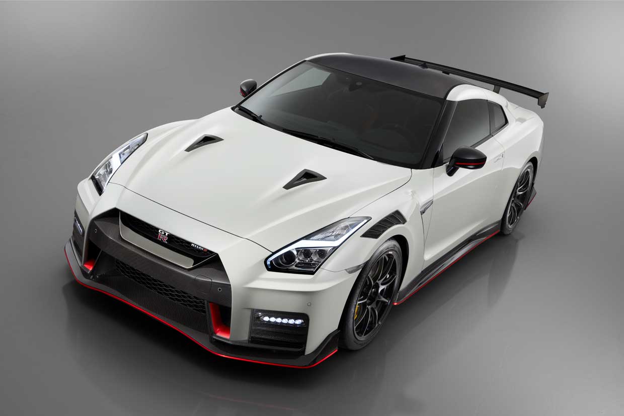 2020 Nissan GT-R NISMO Gets Lots of Carbon Fiber Bits