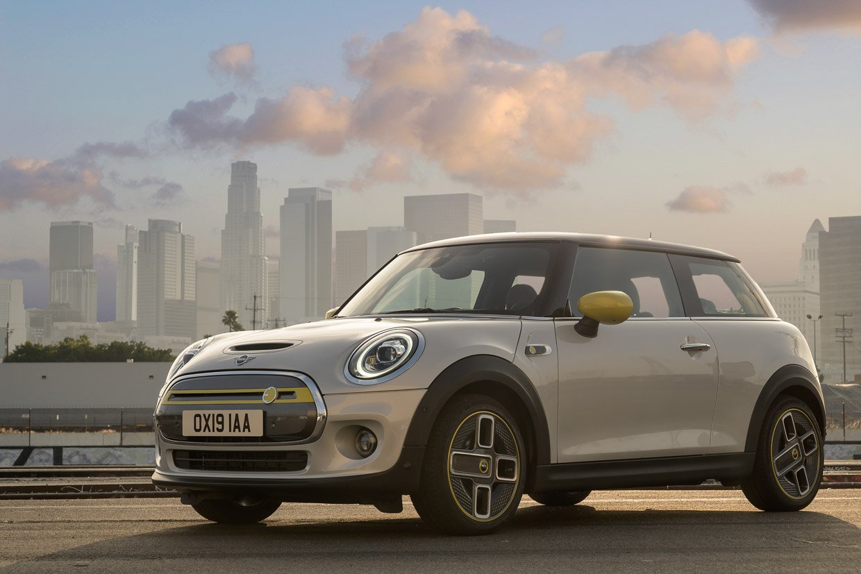 2020 MINI Cooper SE MINI Goes Electric