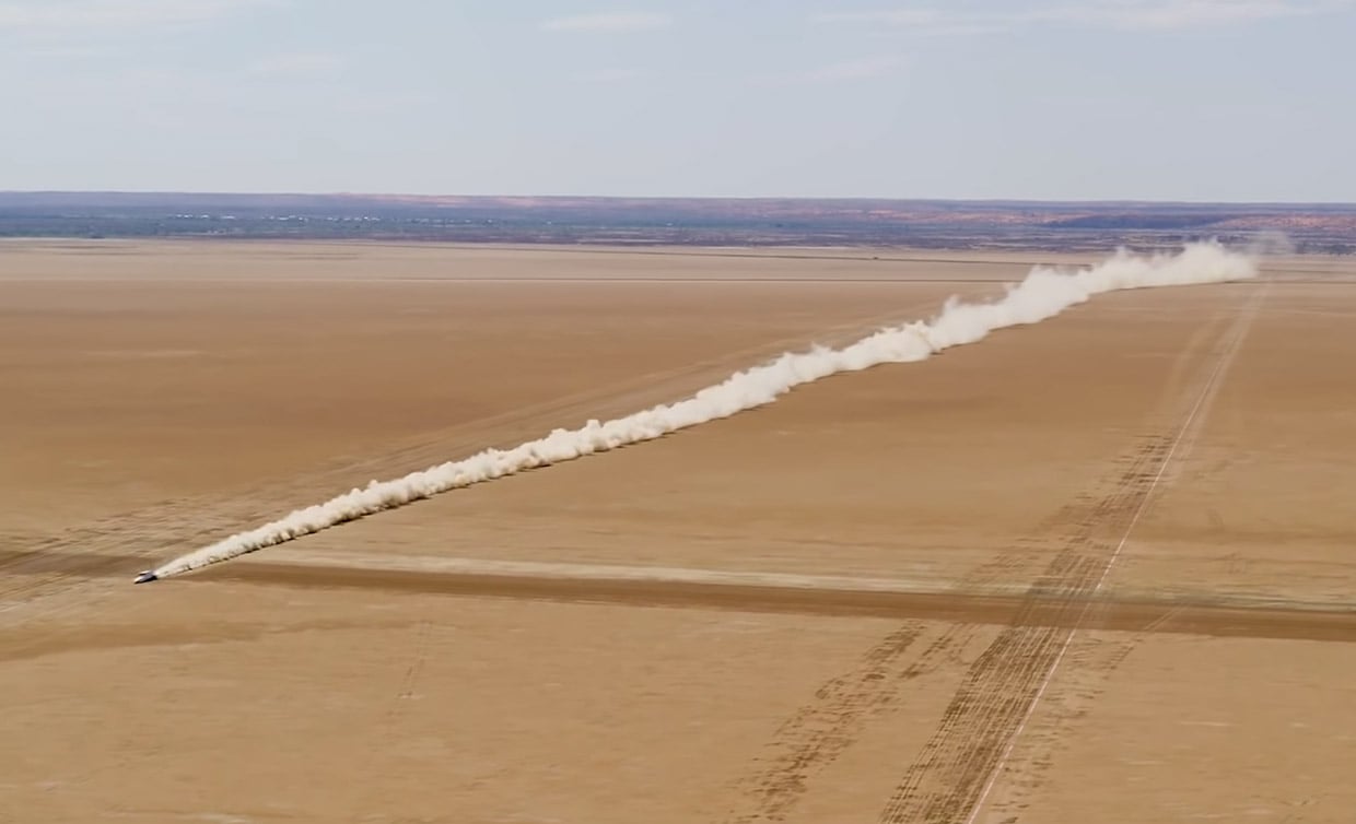 Bloodhound LSR Rocket Car Hits 501mph in Test Run