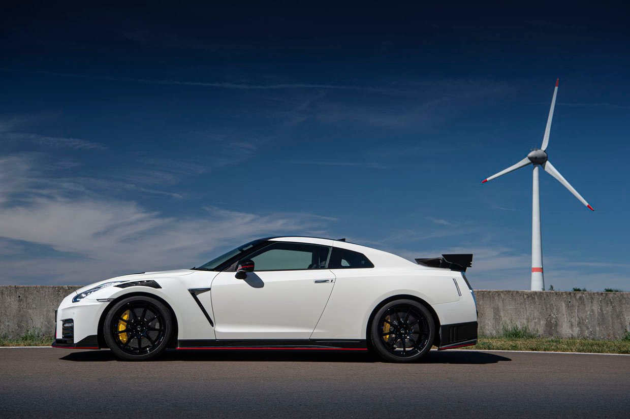 2021 Nissan GT-R NISMO Costs Nearly $100,000 More than the GT-R Premium