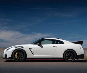 2021 Nissan GT-R NISMO Costs Nearly $100,000 More than the GT-R Premium