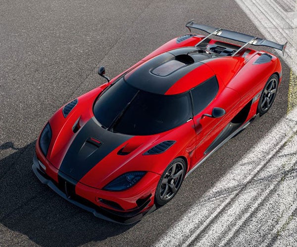 Koenigsegg Modded This Agera RS with a Carbon Fiber Racing Stripe Down Its Center