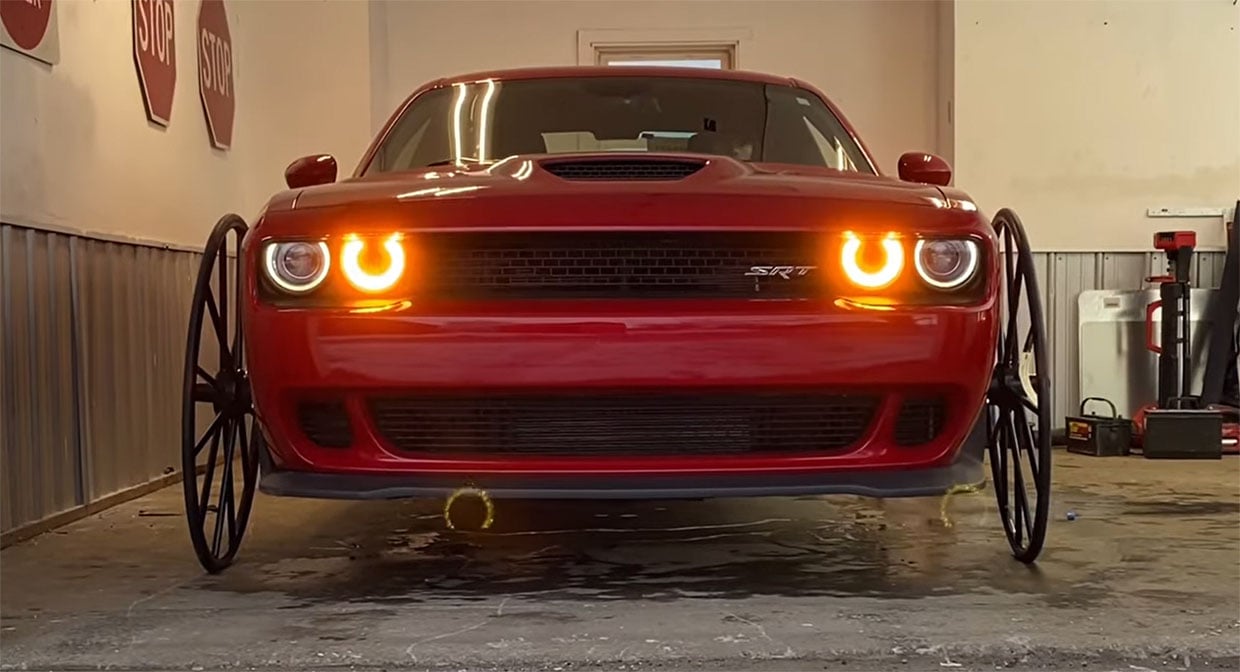 Watch a Dodge Challenger Hellcat Do Burnouts with Buggy Wheels