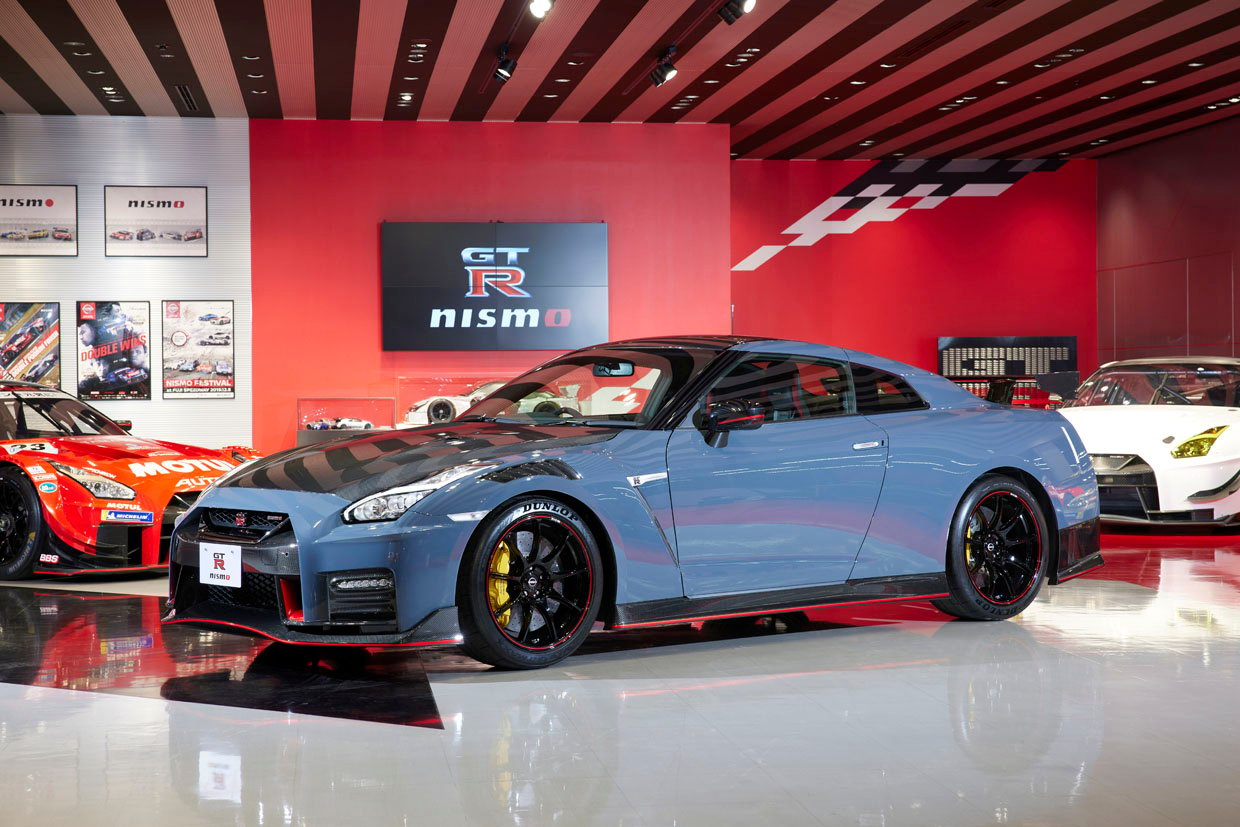 Nissan GT-R NISMO Special Edition Gets a Carbon Fiber Hood and Unique Wheels