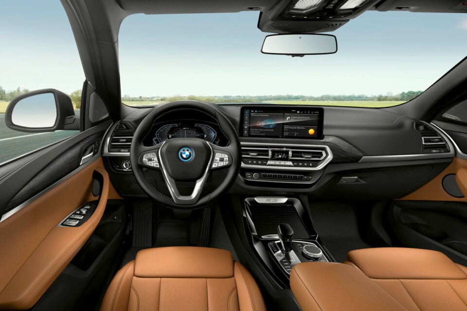 BMW Reveals the 2022 X3 and X4 SUVs