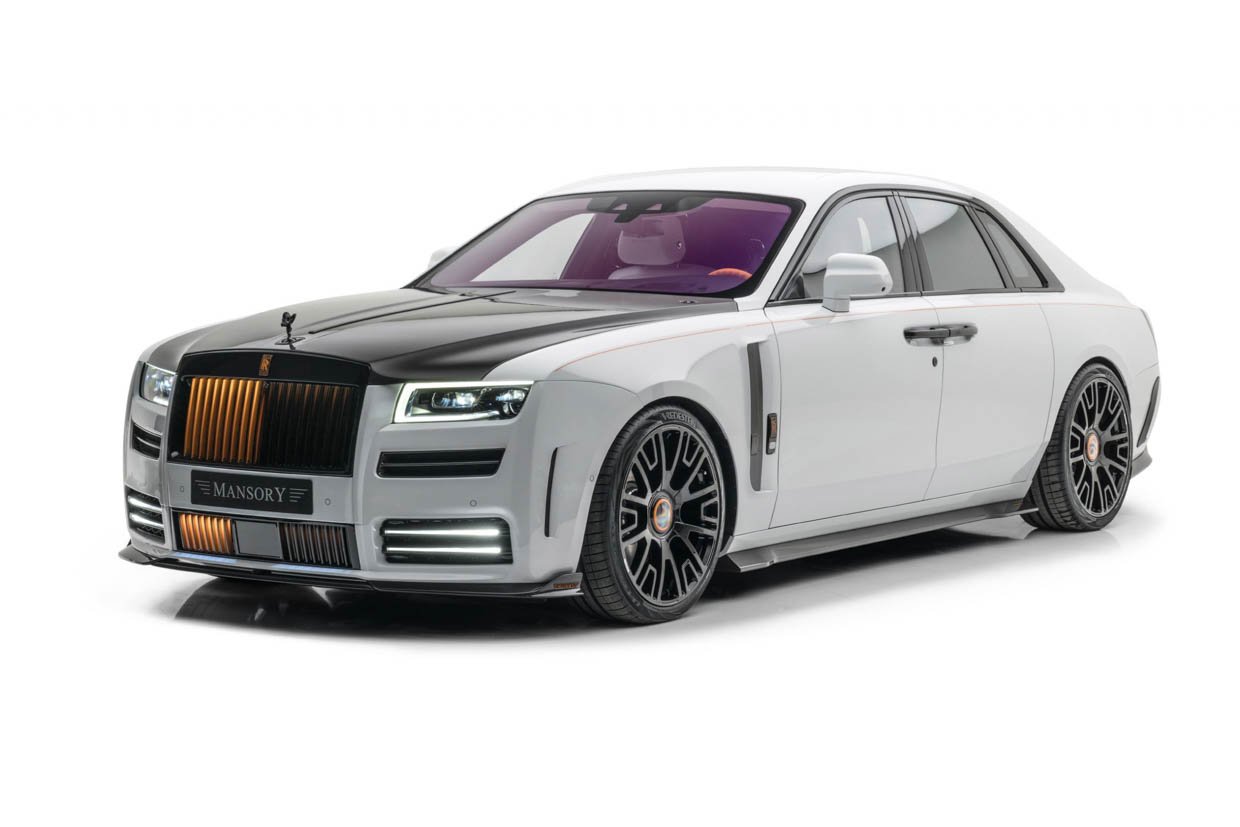 Rolls-Royce Phantom by Mansory is powerful and expensive