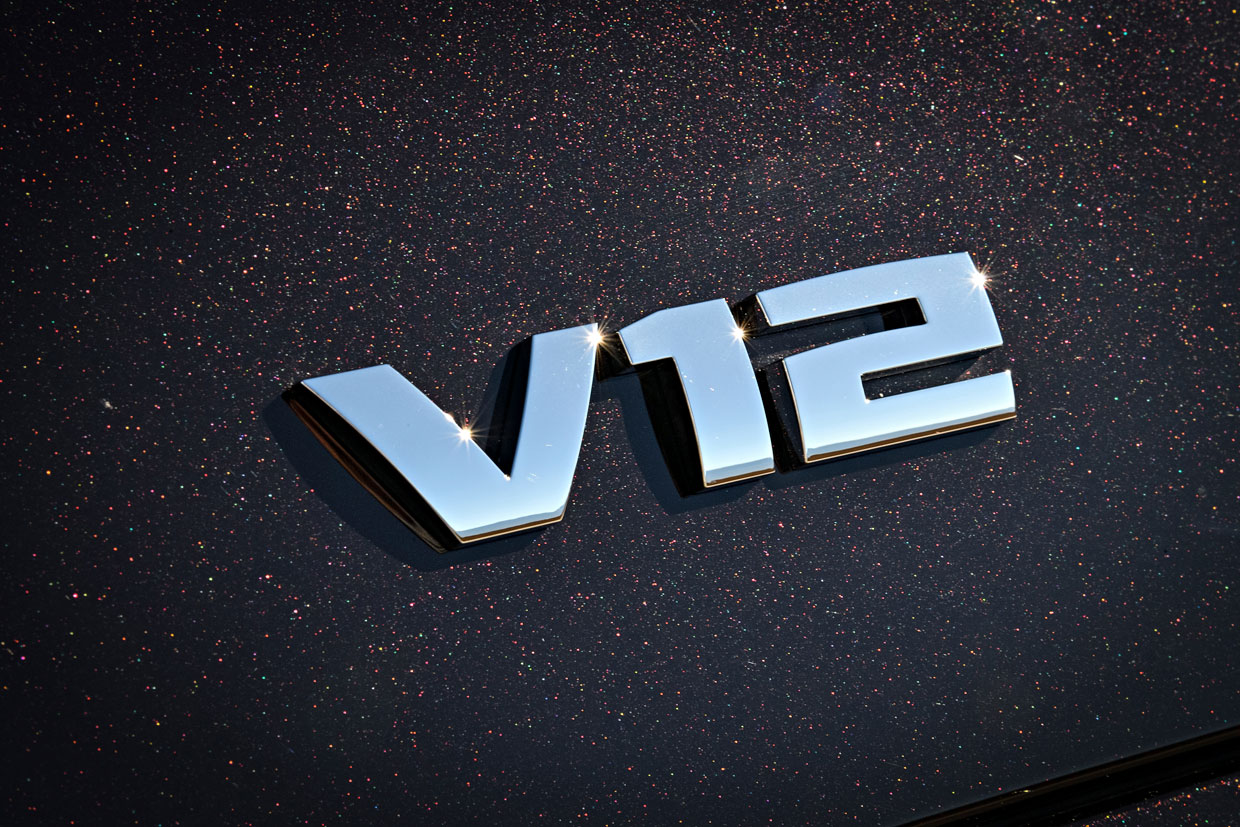 BMW Celebrates Its Final V12 with a Special M760i xDrive