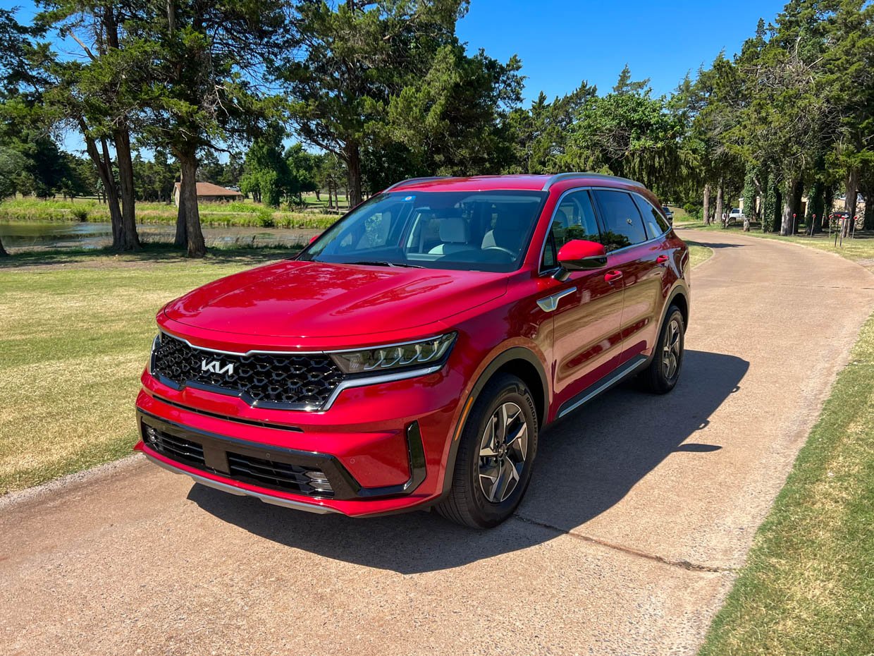 2022 Kia Sorento Hybrid Review: A Fuel-Efficient Family Hauler