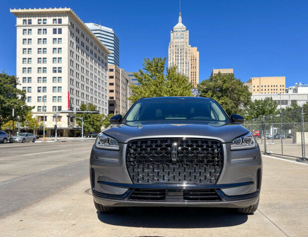 2023 Lincoln Corsair AWD Reserve III Front View
