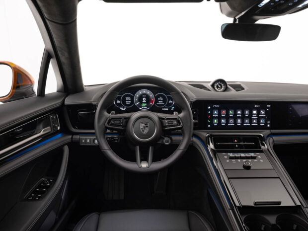 2024 Porsche Panamera Interior / Dashboard