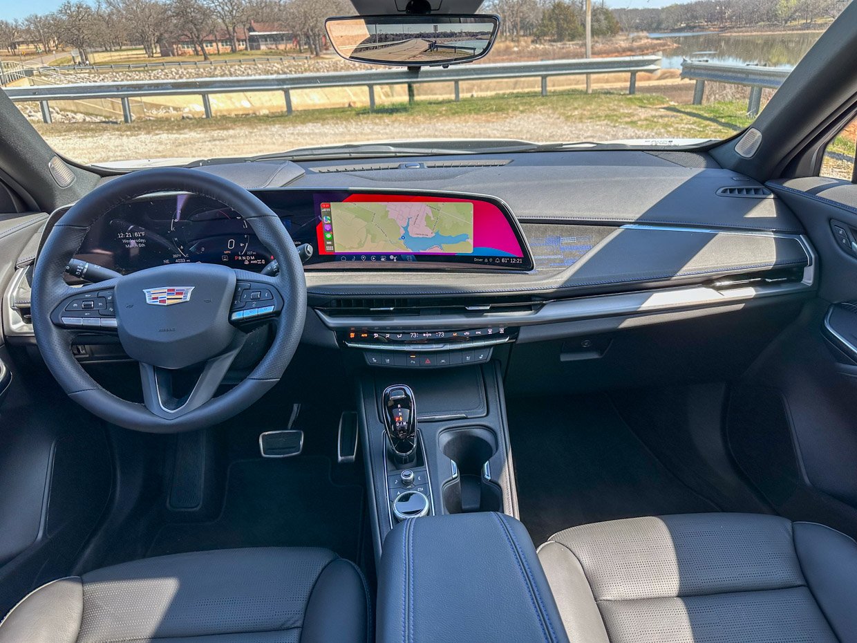 2024 Cadillac XT4 Sport AWD Interior and Screen