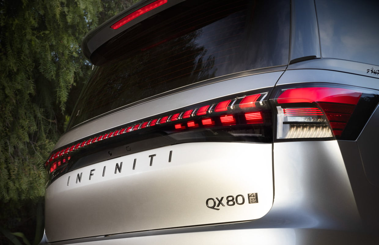 2025 Infiniti QX80 Rear View + Tail Lights
