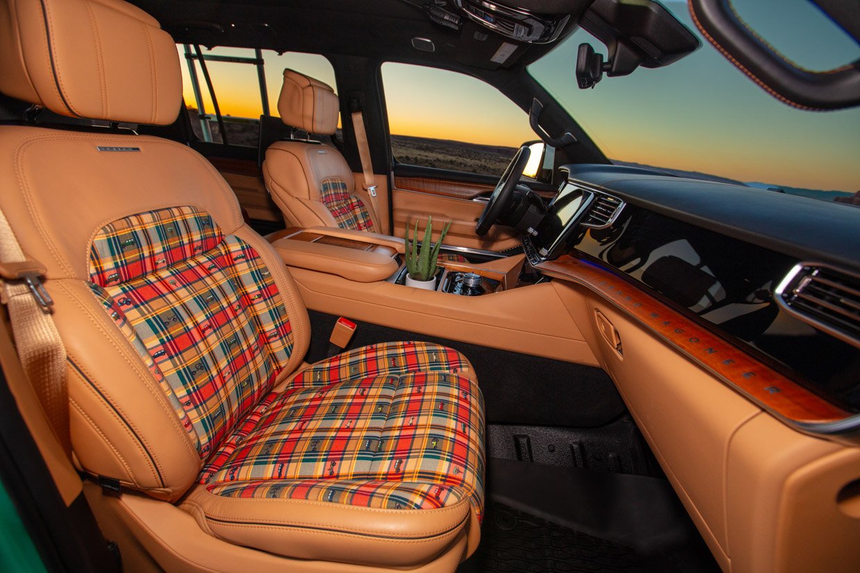 Jeep Vacationeer Concept Interior Front Seats