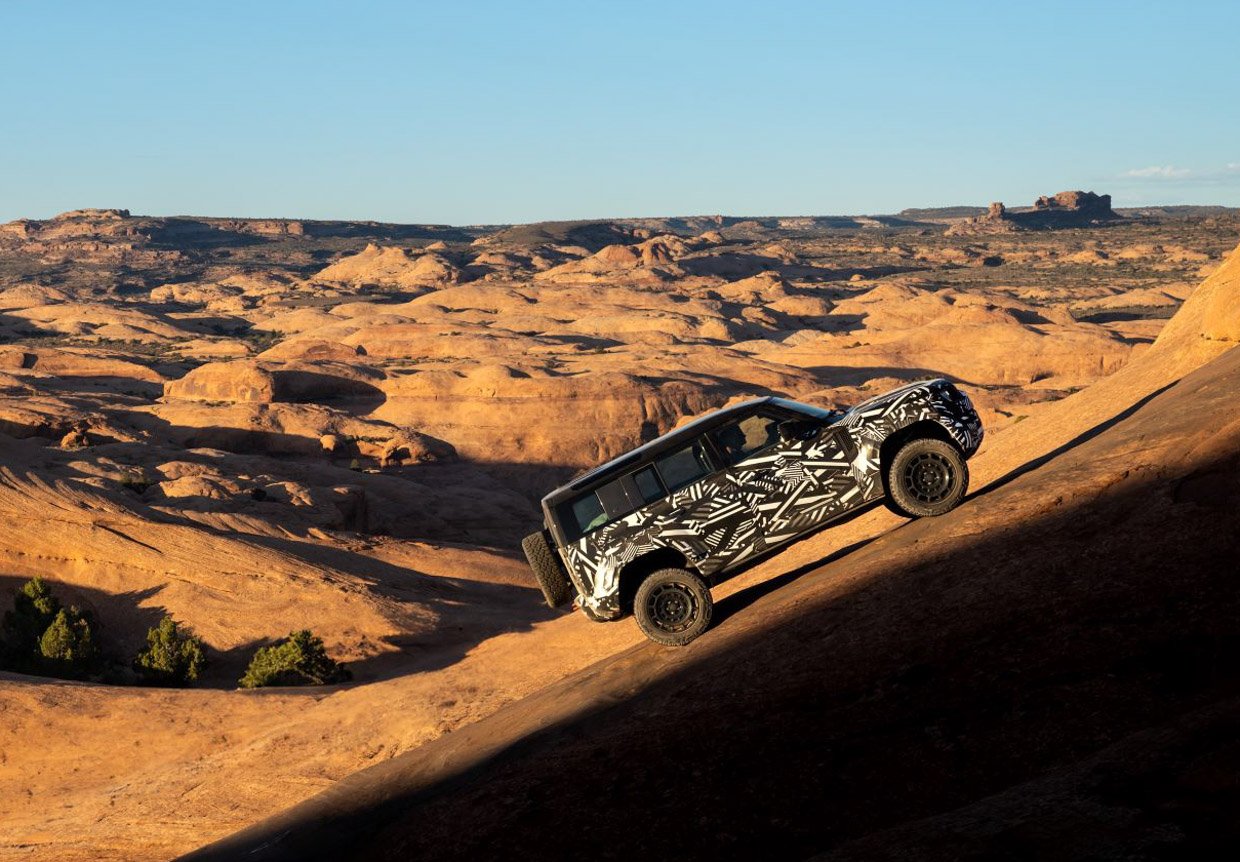 2025 Land Rover Defender Octa Moab Hill Climb