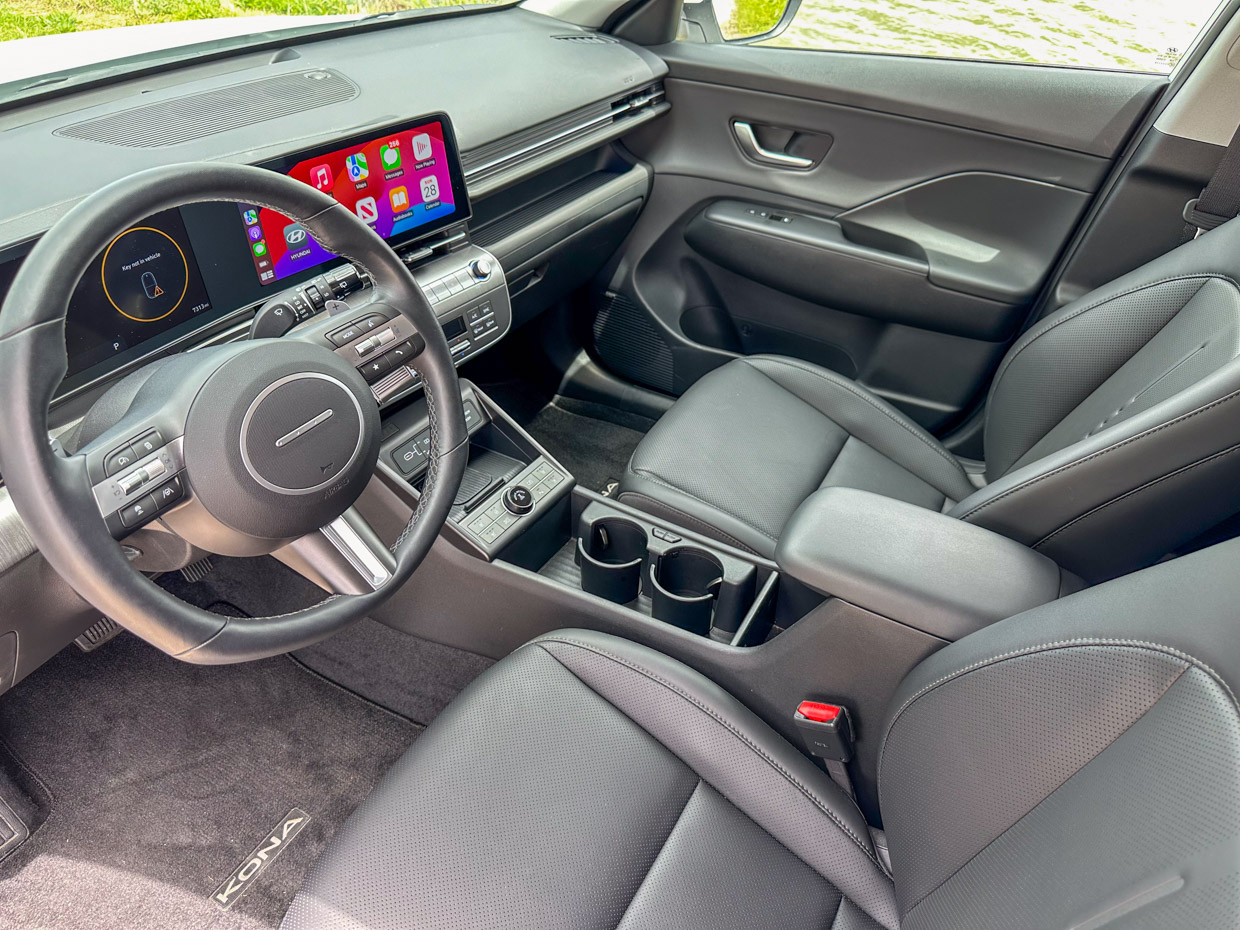 2024 Hyundai Kona Limited Interior/Dashboard