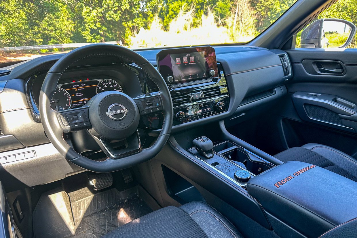 2024 Nissan Pathfinder Rock Creek Dashboard/Interior