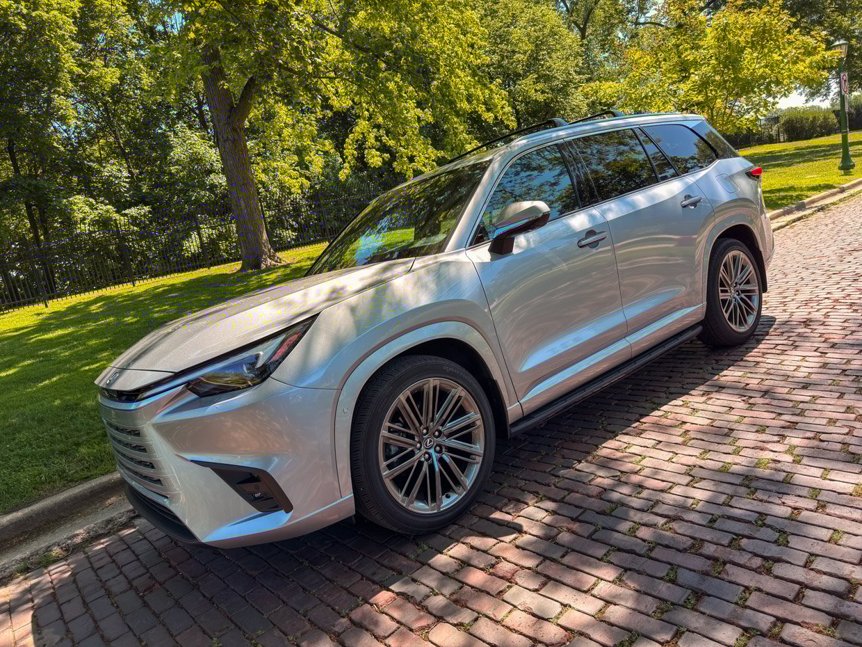 2025 Lexus TX 350 Luxury - Side View 2
