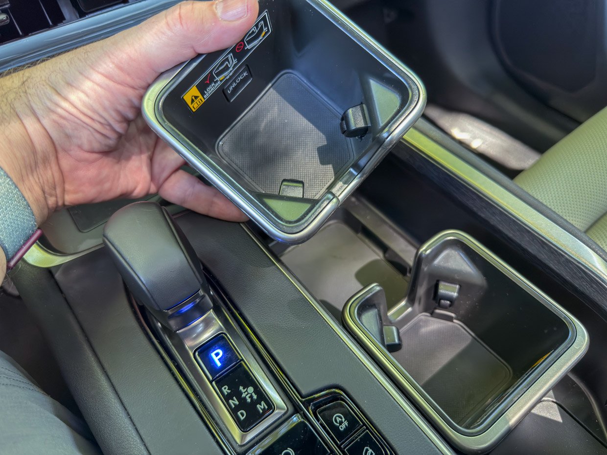 2025 Lexus TX 350 Luxury - Removable Cupholders