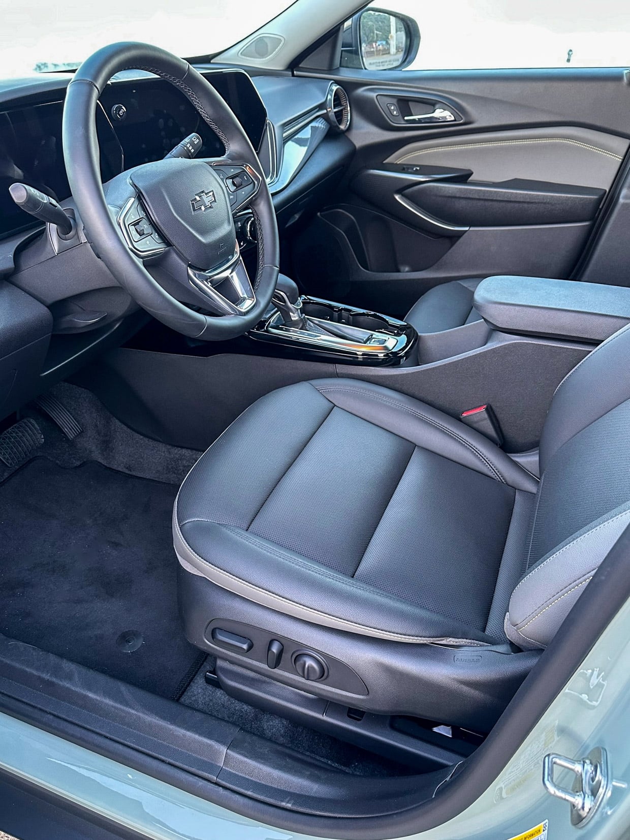 2025 Chevrolet Trax ACTIV Front Seats