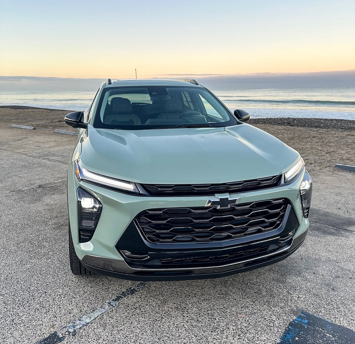 2025 Chevrolet Trax ACTIV Front View 2