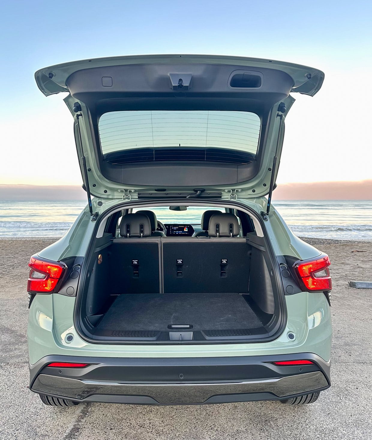 2025 Chevrolet Trax ACTIV Liftgate and Cargo Area