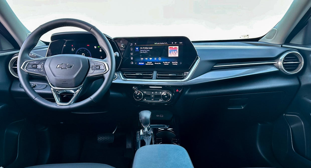 2025 Chevrolet Trax ACTIV Dashboard and Steering Wheel