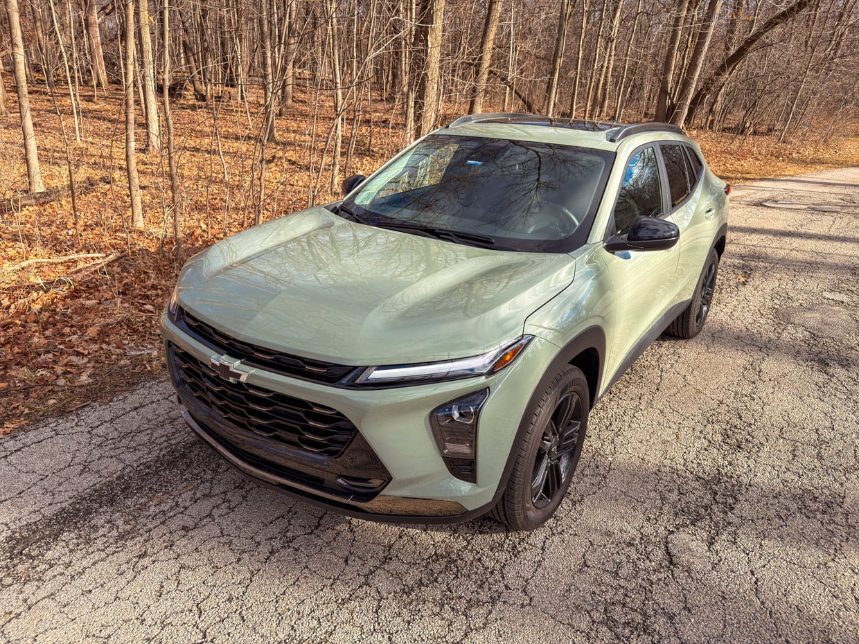 2026 Chevrolet Trax ACTIV Front Hood View